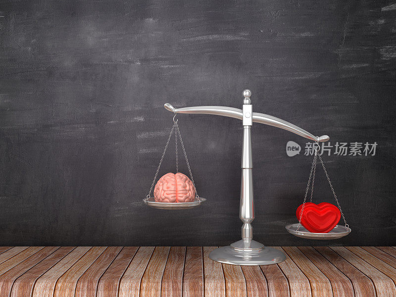 正义的尺度与布赖恩和心在木地板-黑板背景- 3D渲染